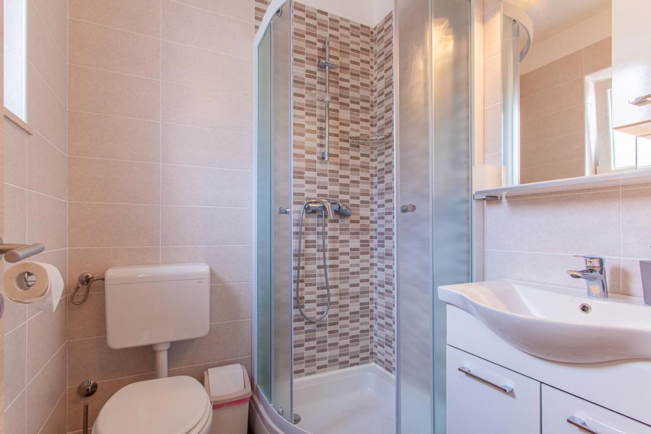 Room Laudina Cres Exterior photo