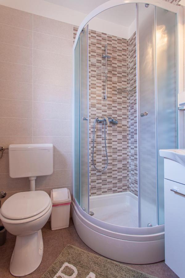 Room Laudina Cres Exterior photo